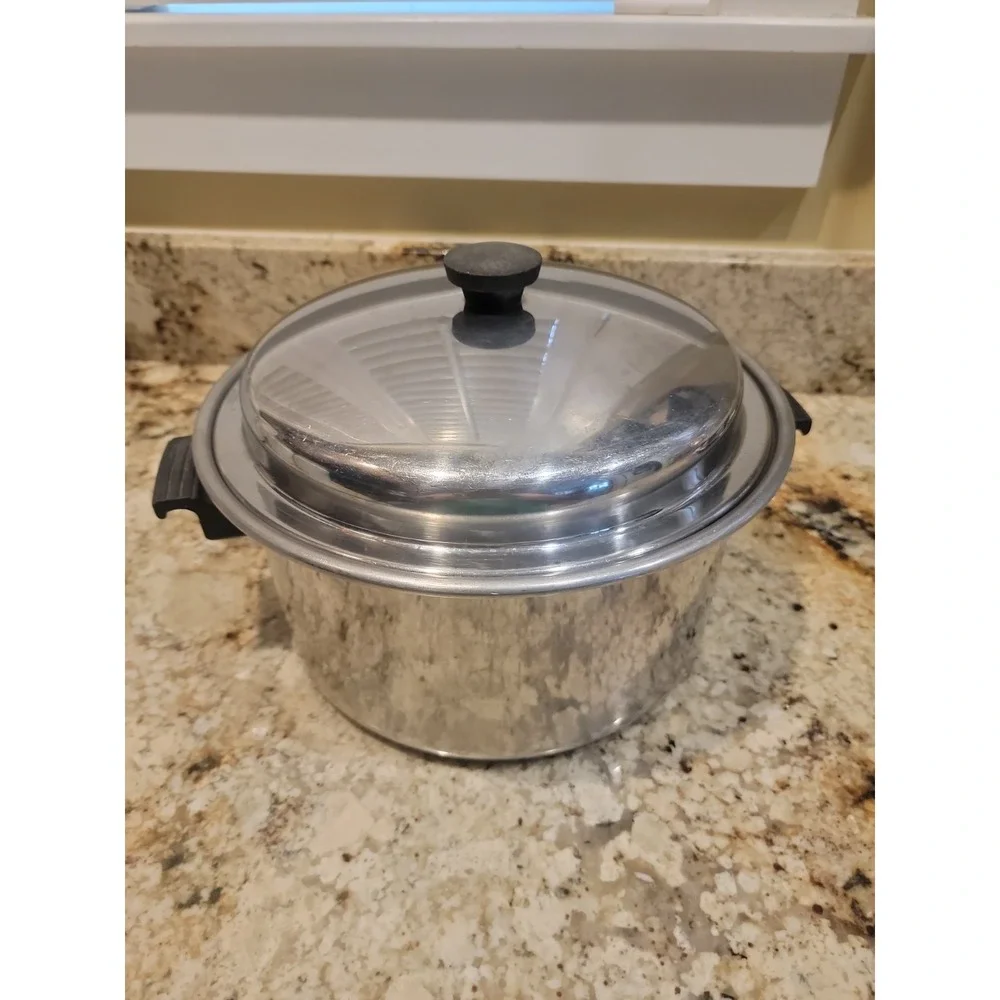 Vintage Flavorseal by Pluramelt  Stainless Steel 18-8 6QT Sauce Pot